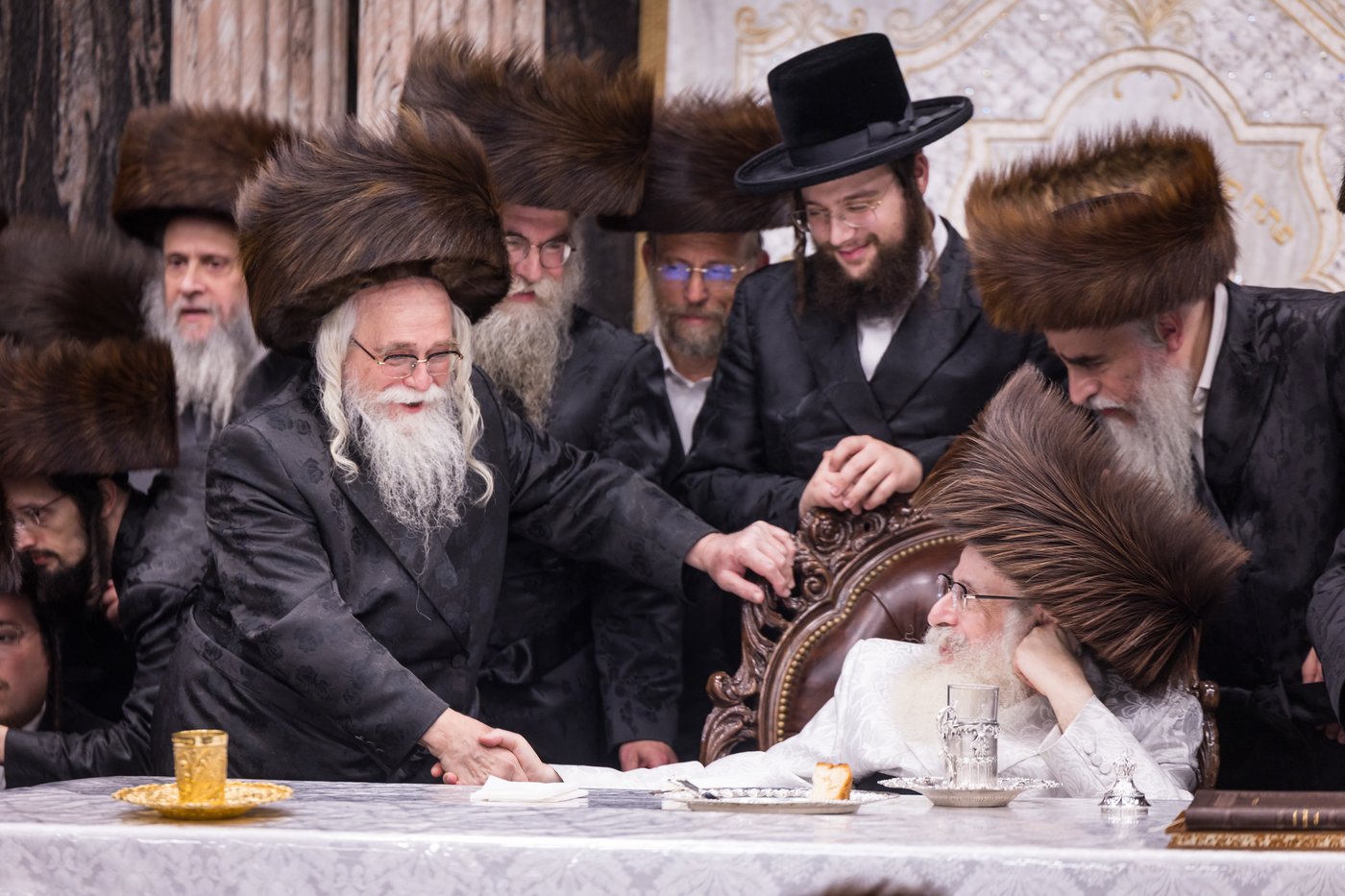ירח האיתנים בחצר הקודש צאנז קלויזנבורג | צילום: אחים לאנטשעווסקי