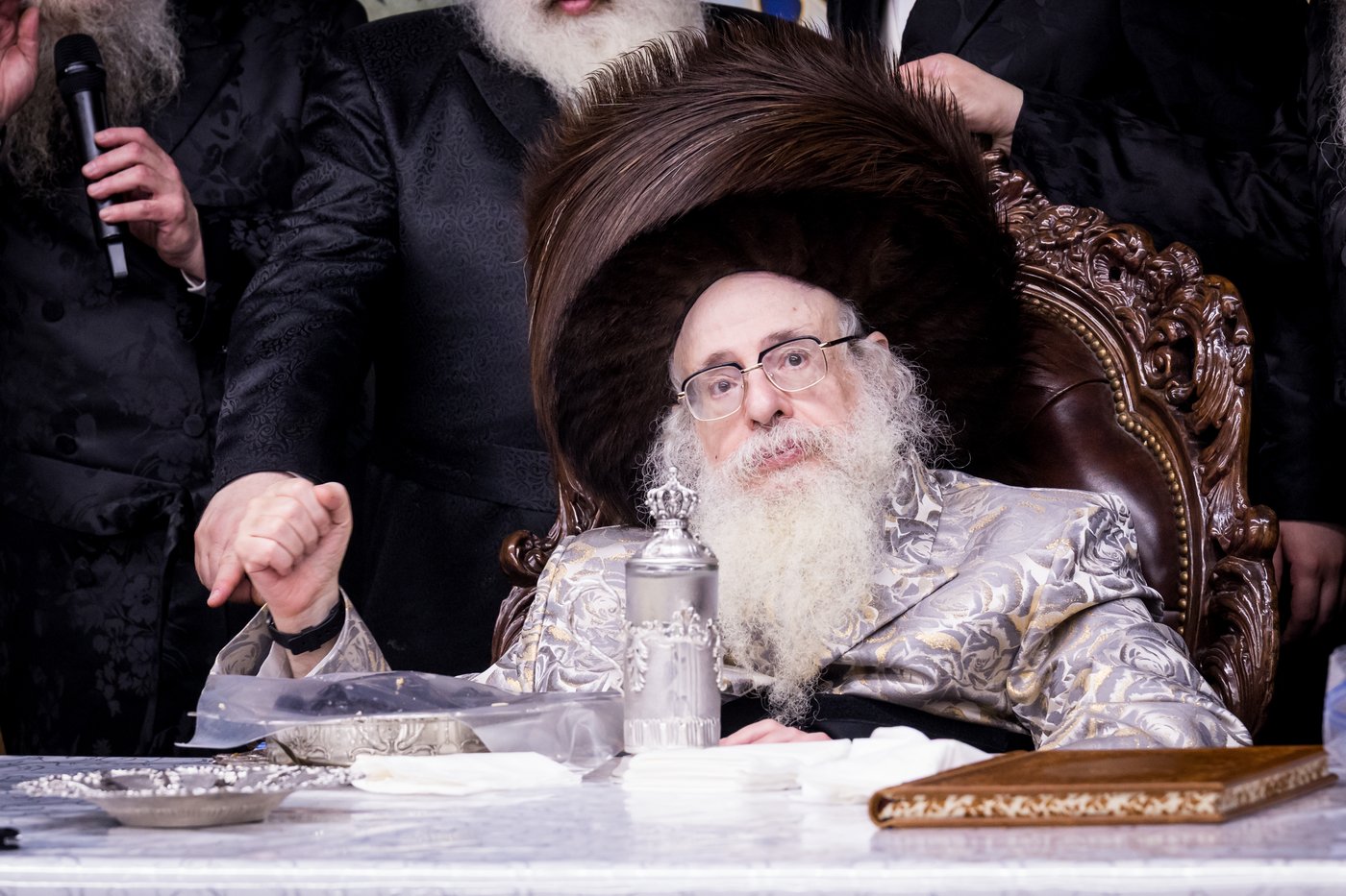 ירח האיתנים בחצר הקודש צאנז קלויזנבורג | צילום: אחים לאנטשעווסקי