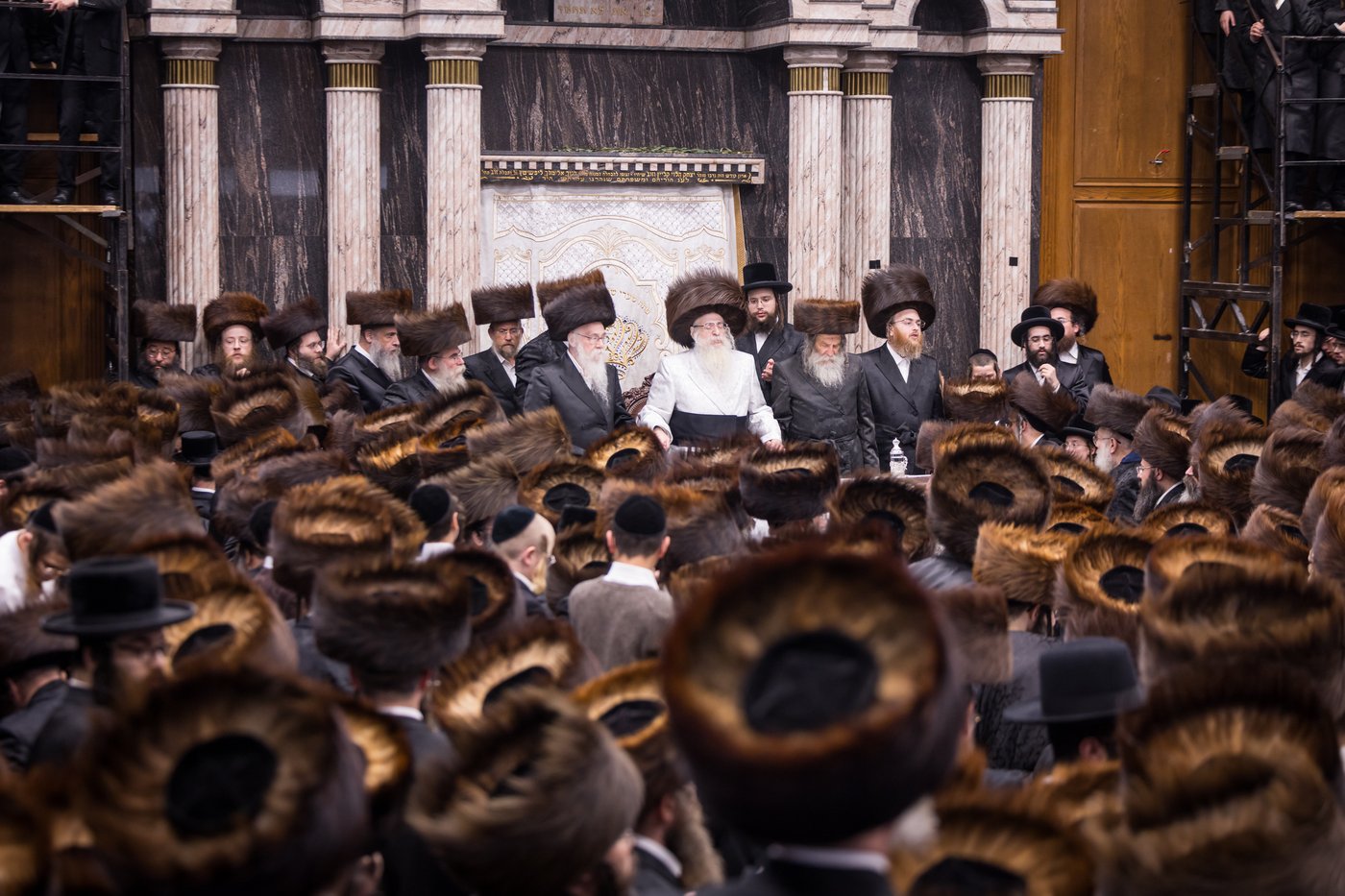 ירח האיתנים בחצר הקודש צאנז קלויזנבורג | צילום: אחים לאנטשעווסקי