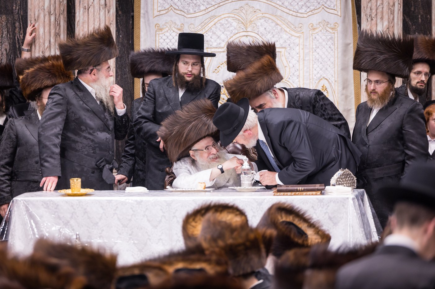ירח האיתנים בחצר הקודש צאנז קלויזנבורג | צילום: אחים לאנטשעווסקי