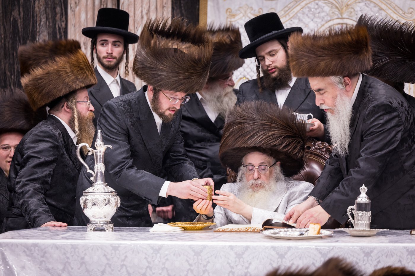 ירח האיתנים בחצר הקודש צאנז קלויזנבורג | צילום: אחים לאנטשעווסקי