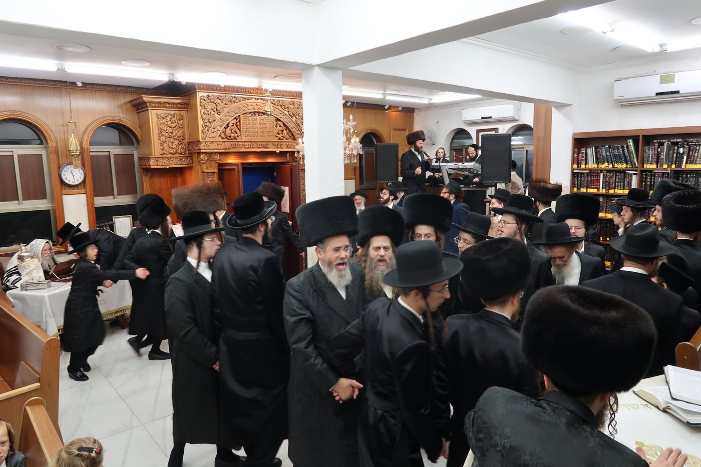 הקפות שניות בחצר קוזמיר | צילום: י. פריד