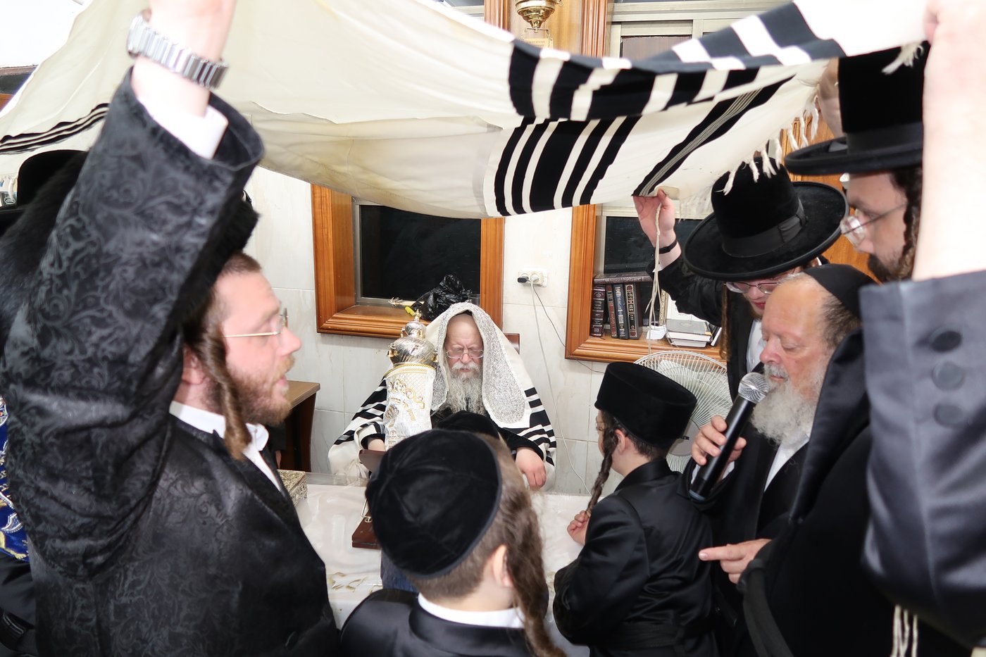 הקפות שניות בחצר קוזמיר | צילום: י. פריד