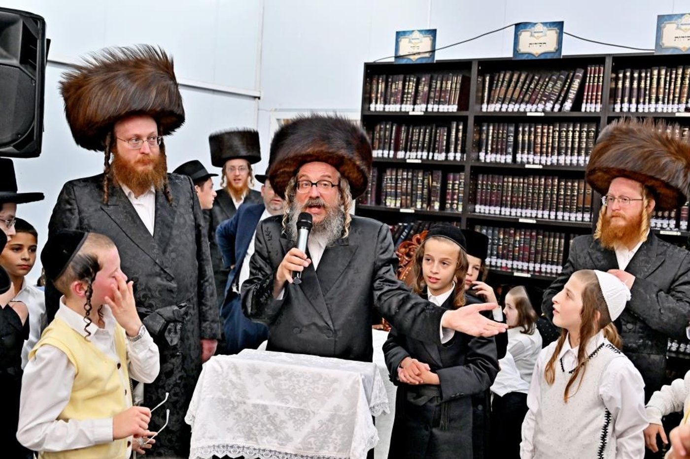 חג הסוכות בחצר הקודש ספינקא בית שמש
