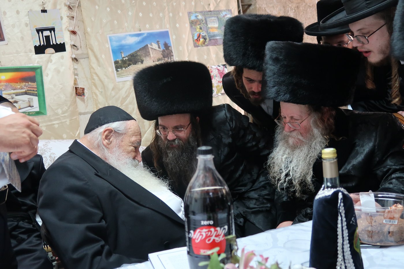 האדמו"ר מקוזמיר שליט"א בביקור אצל הגאון הרב נבנצל שליט"א | צילום: י. פריד