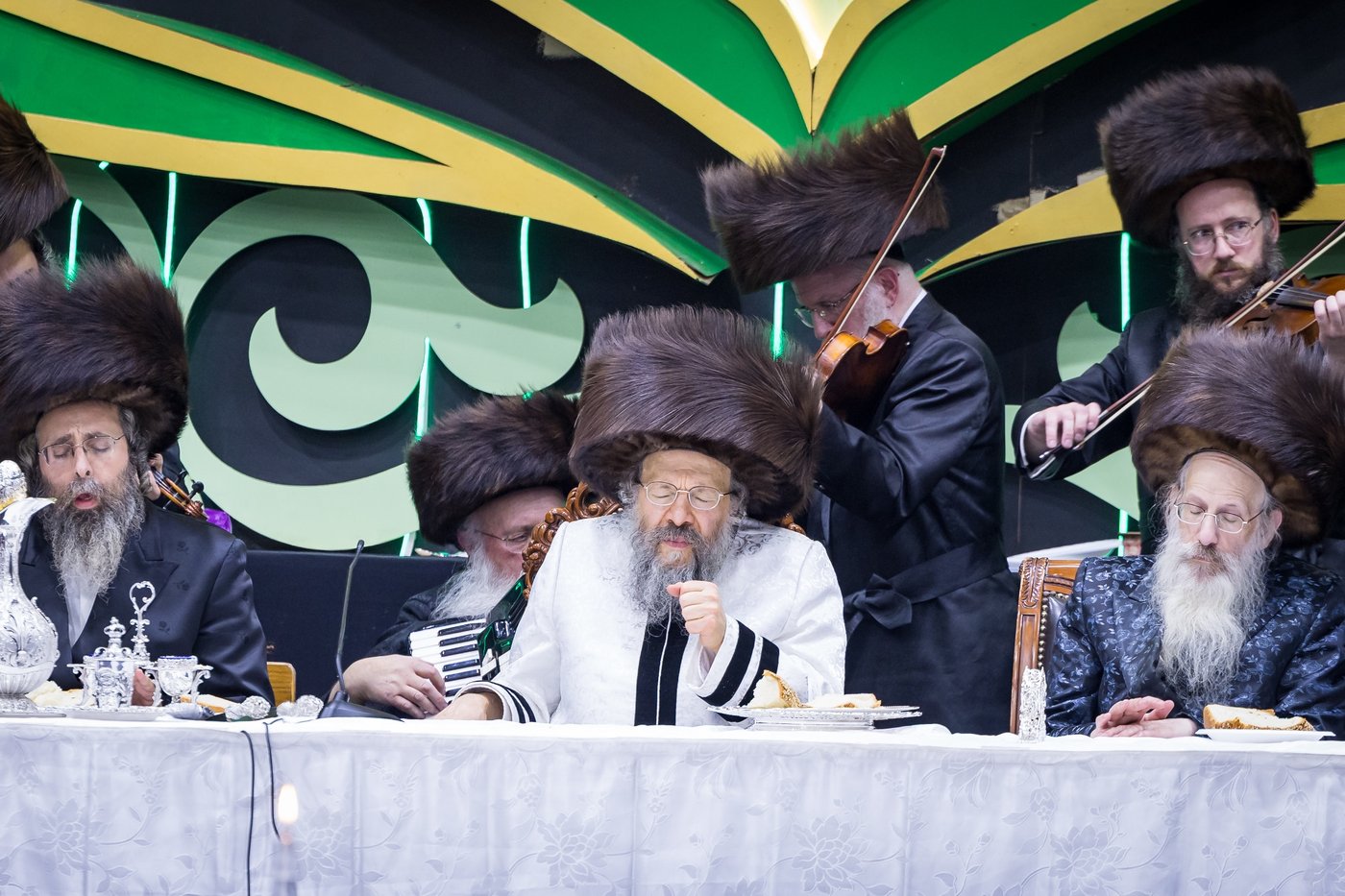 ירח האיתנים בחצר הקודש באבוב 45