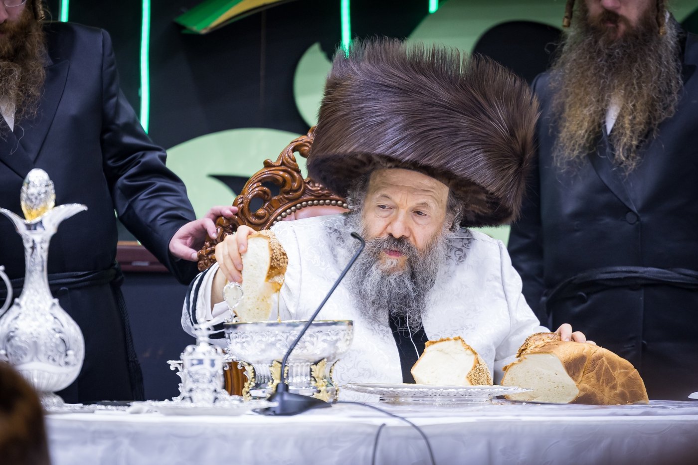 ירח האיתנים בחצר הקודש באבוב 45