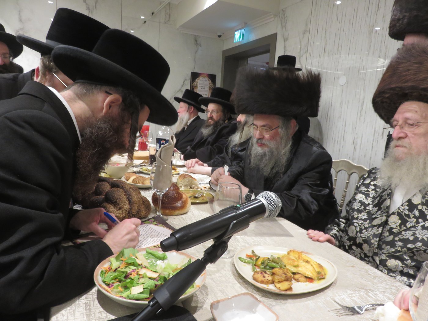 שמחת האירוסין בבני ברק | צילום: א.כ.