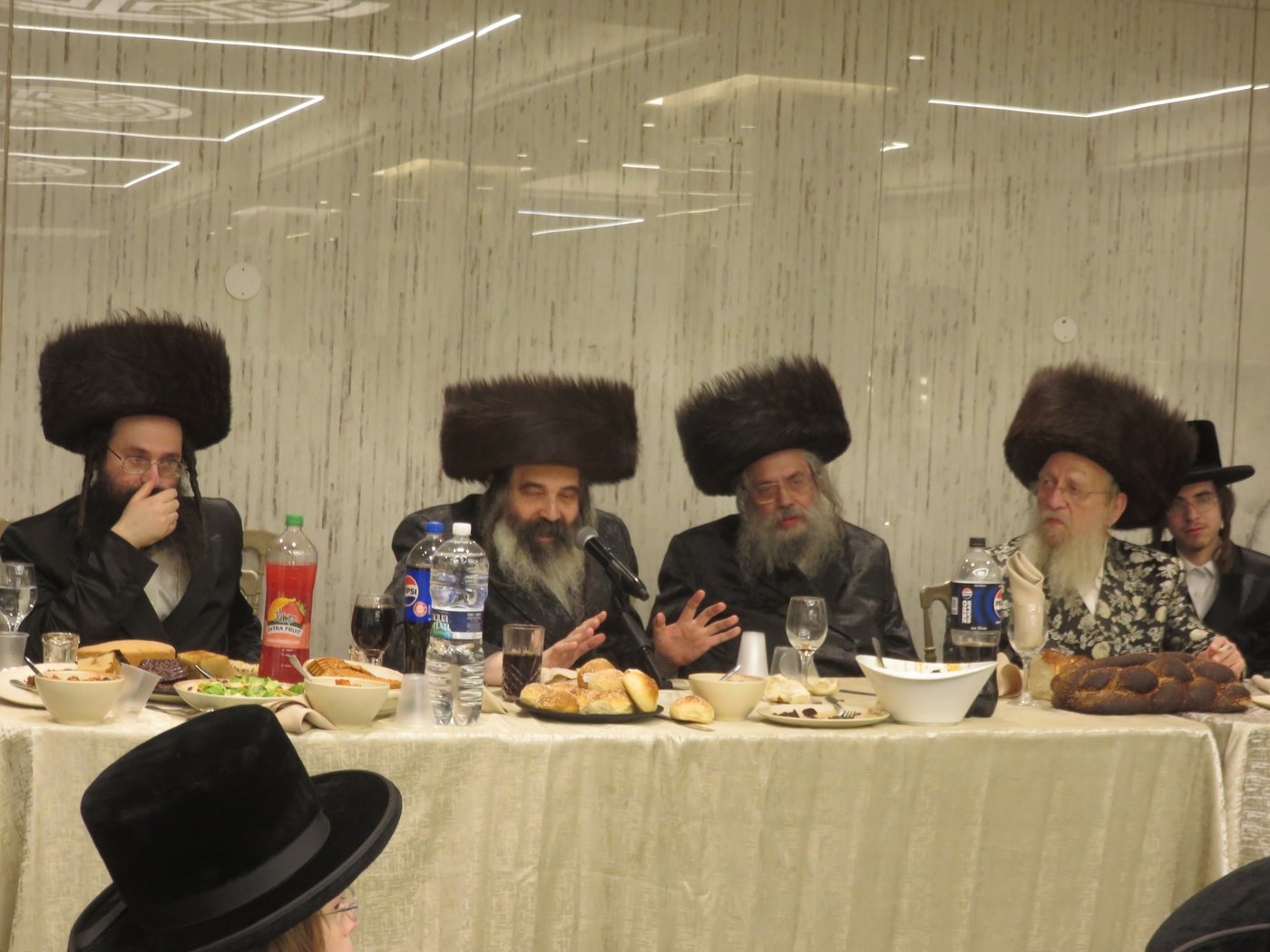 שמחת האירוסין בבני ברק | צילום: א.כ.