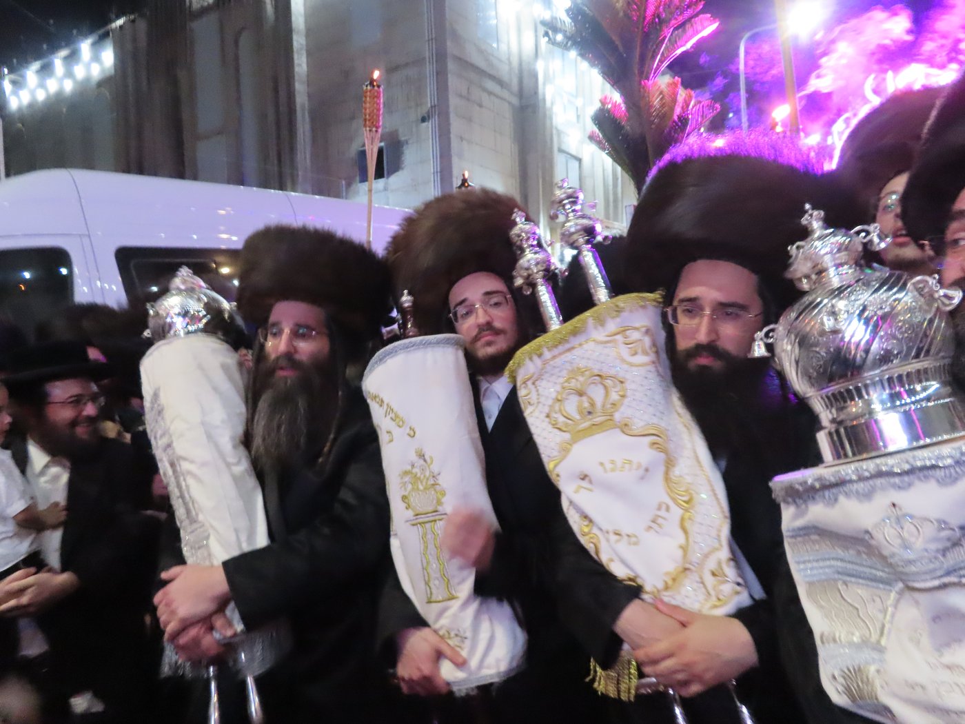הכנסת ספר תורה בבית שמש | צילום: י. פריד
