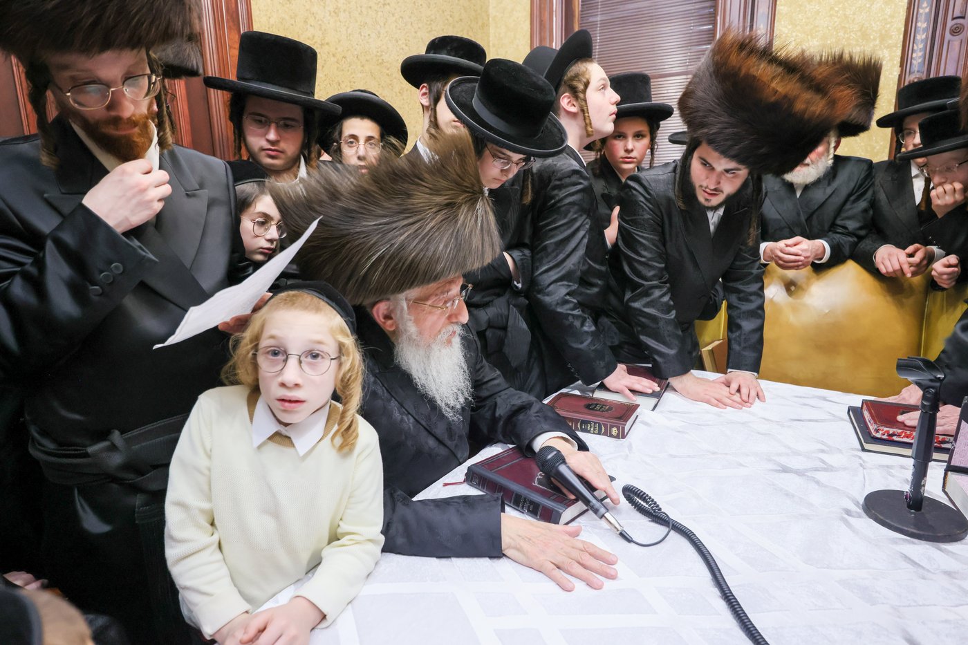 הבחורים במעון ה'ויואל משה' זי"ע ברחוב בעדפארד 500 | צילום: באדיבות המצלם