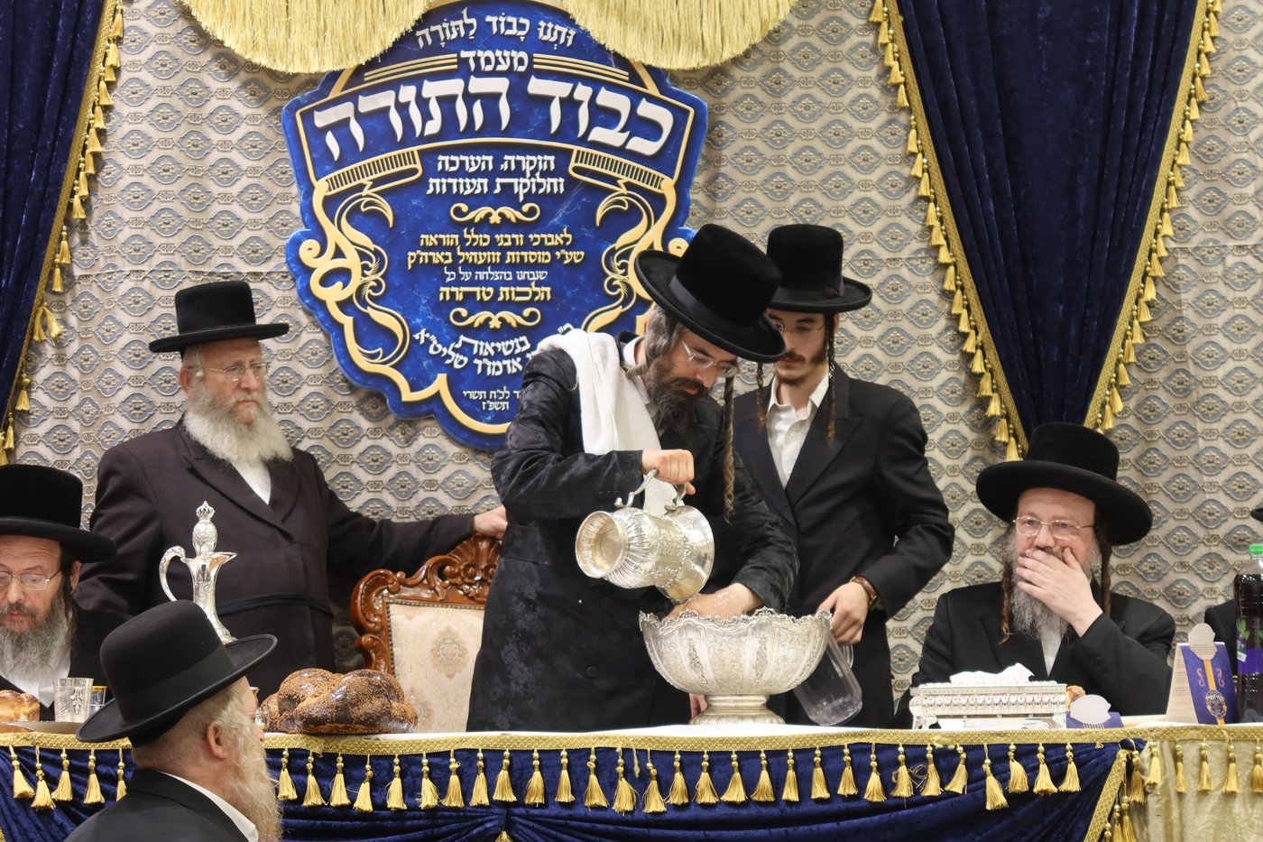 מעמד כבוד התורה בחצר זוועהיל