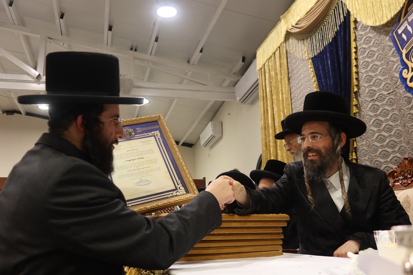 מעמד כבוד התורה בחצר זוועהיל