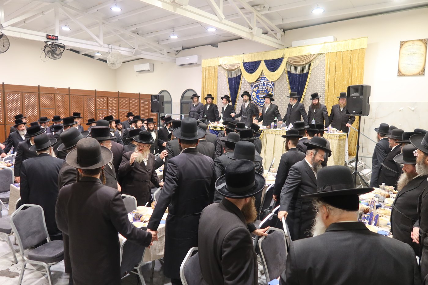 מעמד כבוד התורה בחצר זוועהיל