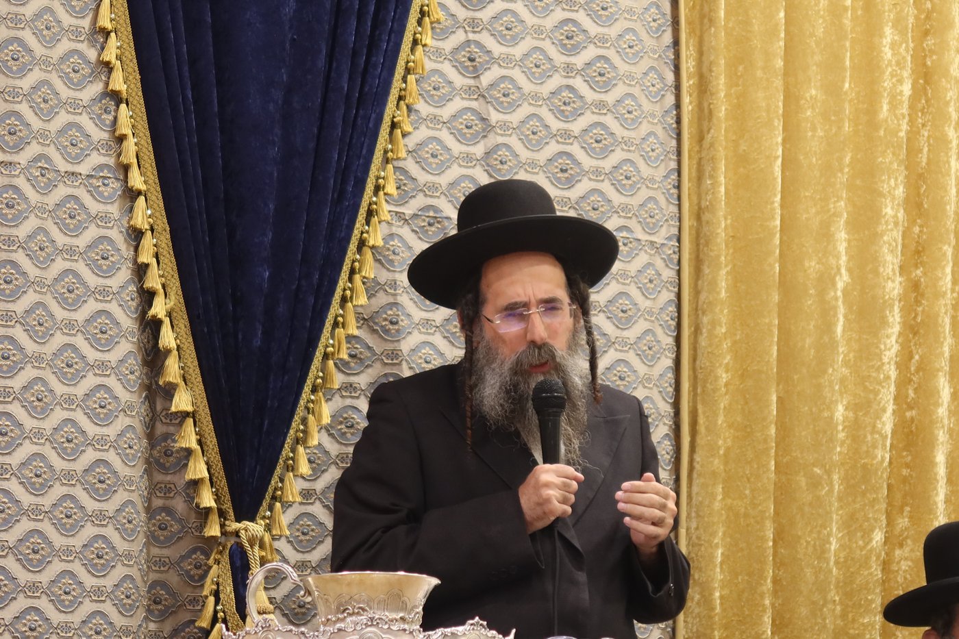מעמד כבוד התורה בחצר זוועהיל