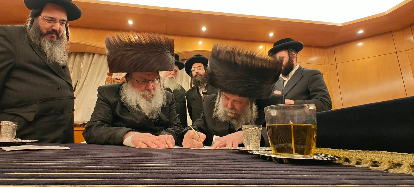 האדמו"ר מנדבורנה ביתר בביקור אצל האדמו"ר מנדבורנה