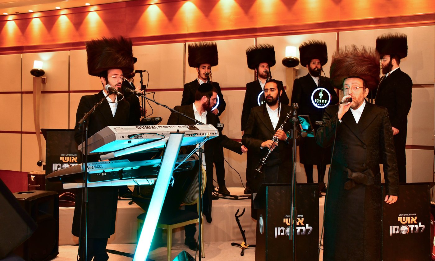 מהשמחה בבני ברק | צילום: שוקי לרר