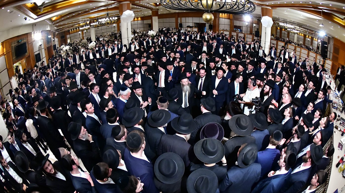 מהשמחה בבני ברק | צילום: שוקי לרר