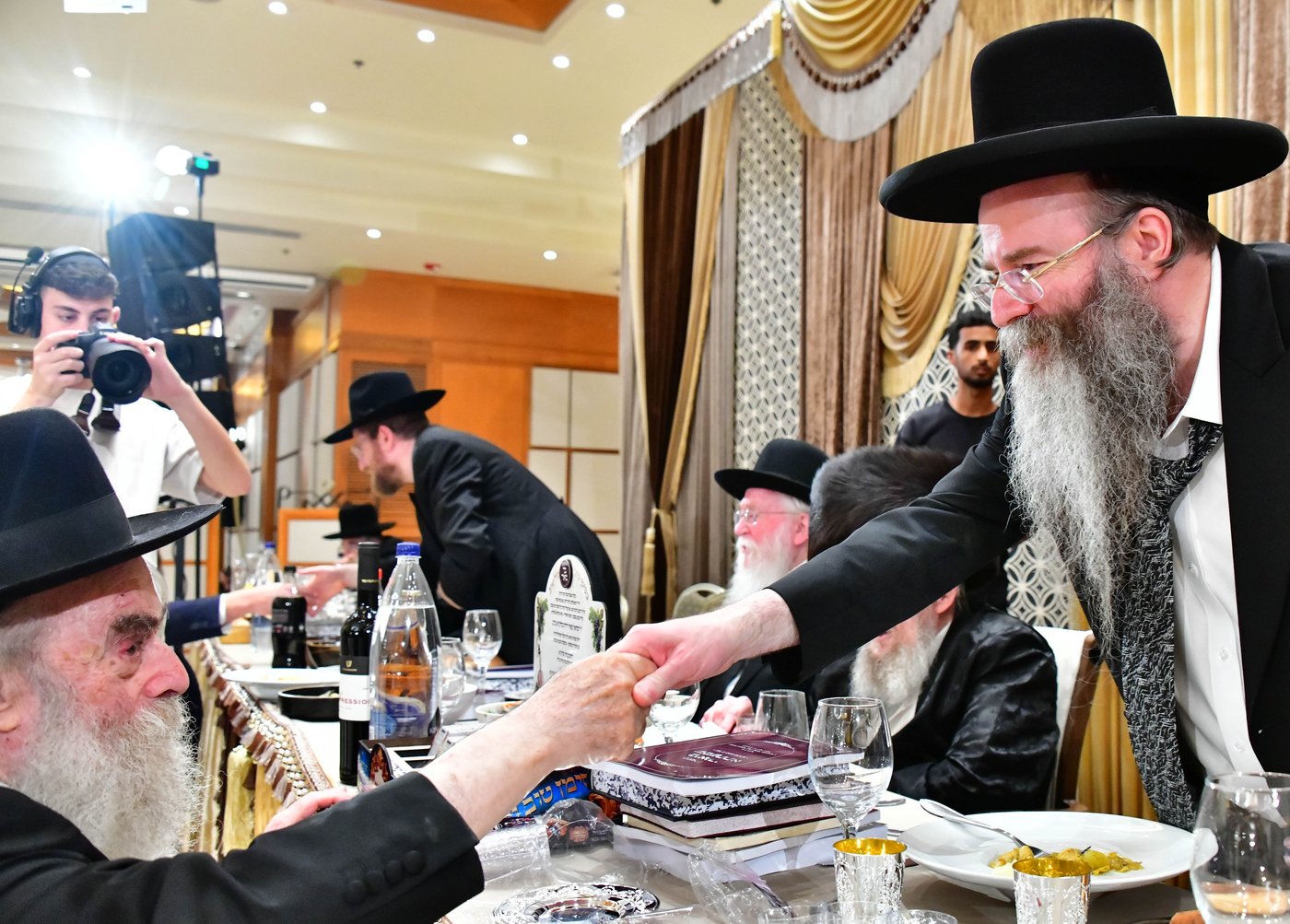 מהשמחה בבני ברק | צילום: שוקי לרר