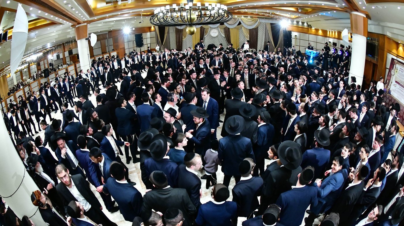 מהשמחה בבני ברק | צילום: שוקי לרר