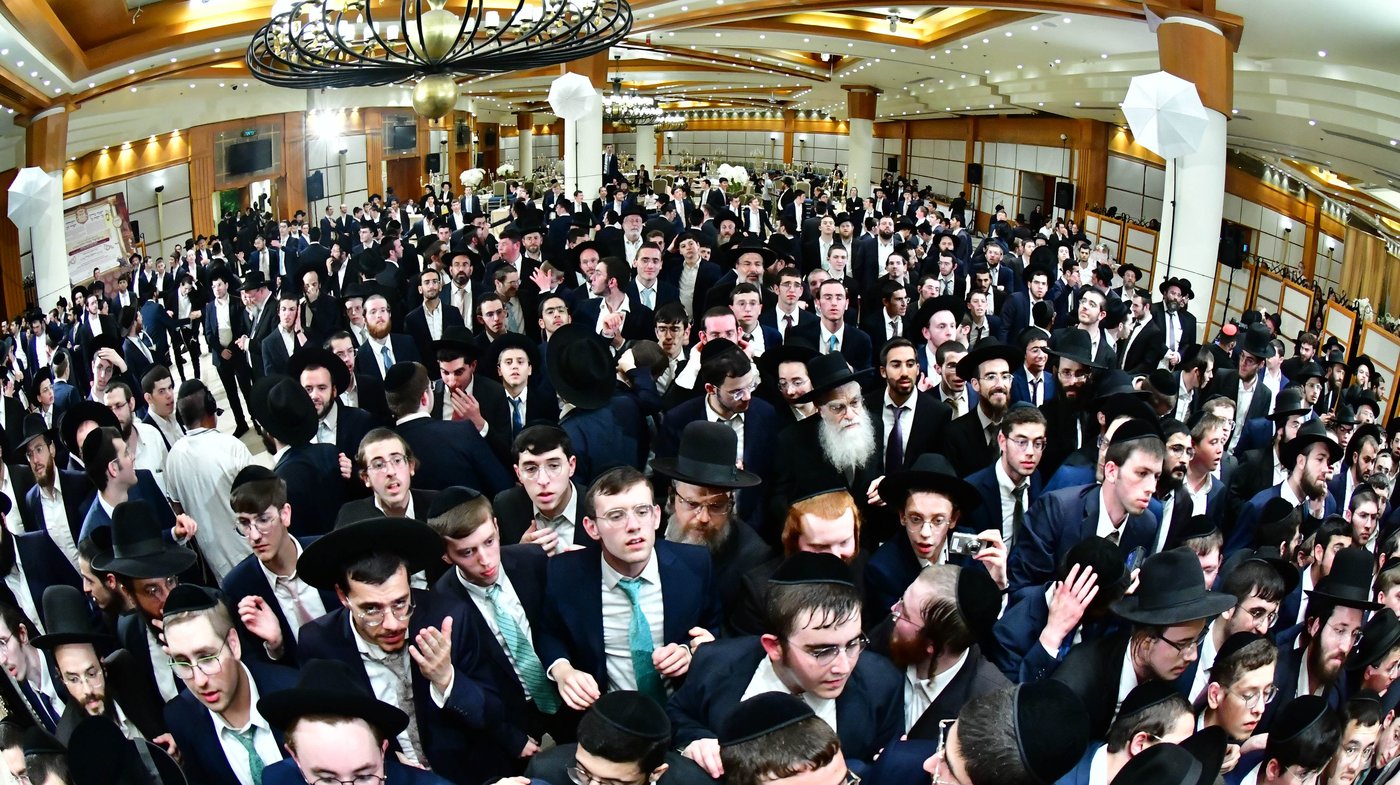 מהשמחה בבני ברק | צילום: שוקי לרר