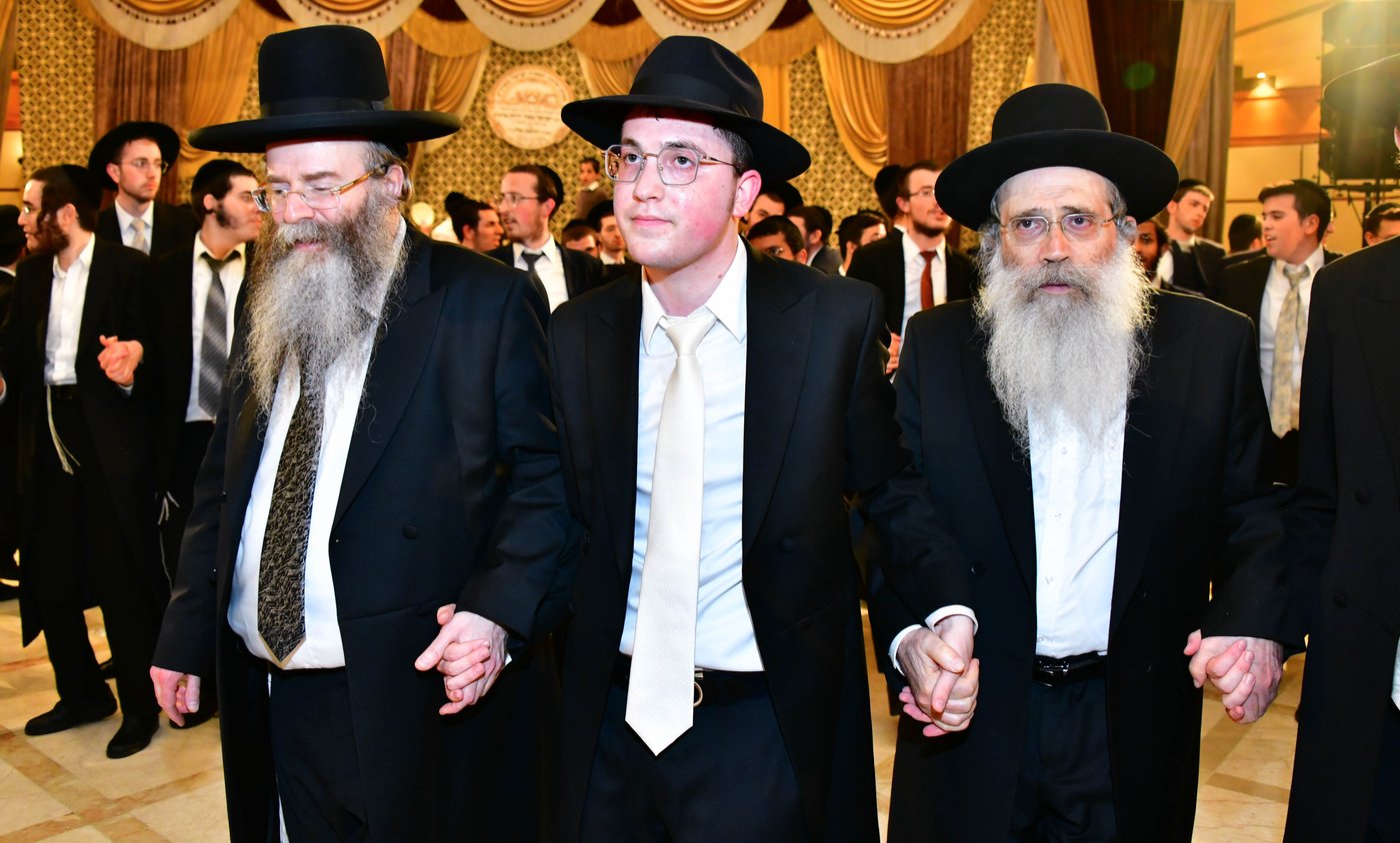 מהשמחה בבני ברק | צילום: שוקי לרר