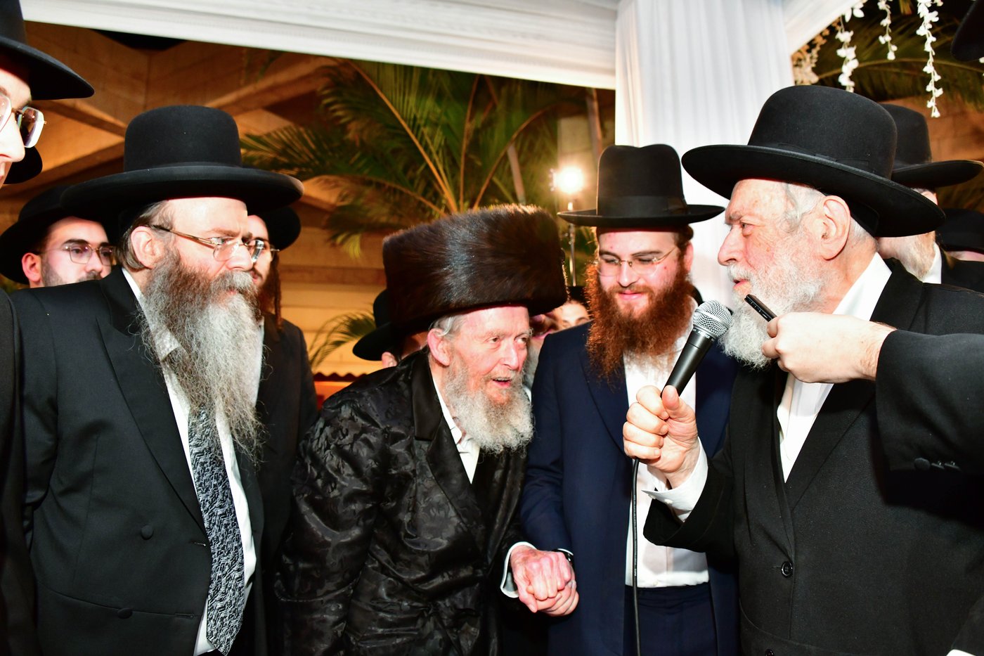 מהשמחה בבני ברק | צילום: שוקי לרר