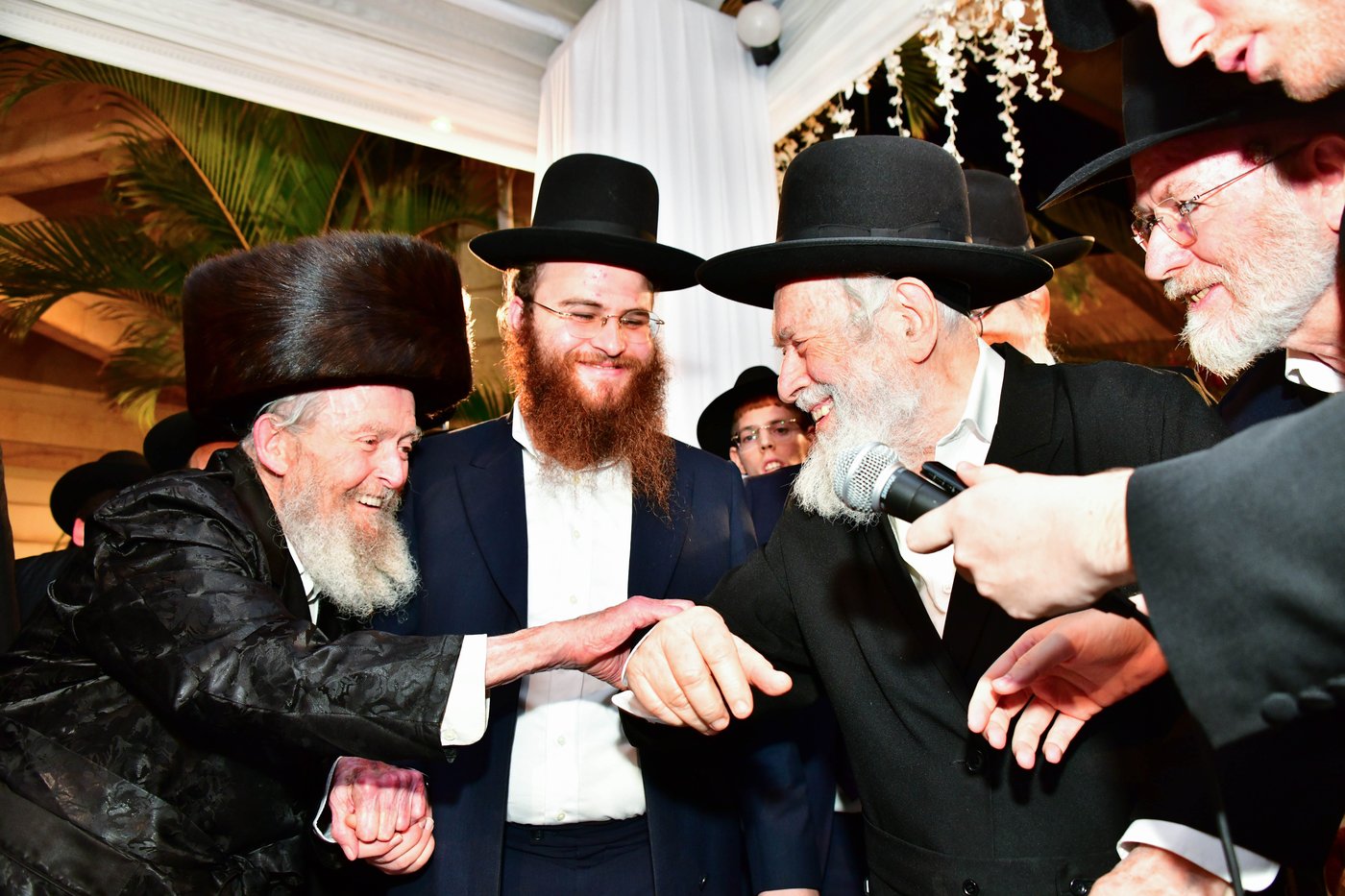 מהשמחה בבני ברק | צילום: שוקי לרר