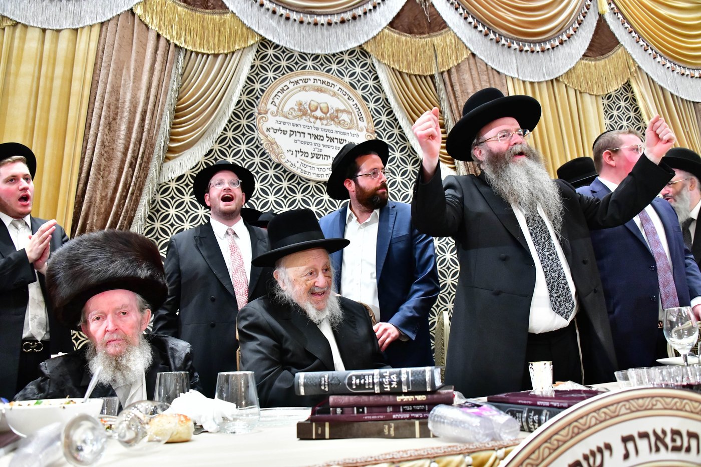 מהשמחה בבני ברק | צילום: שוקי לרר
