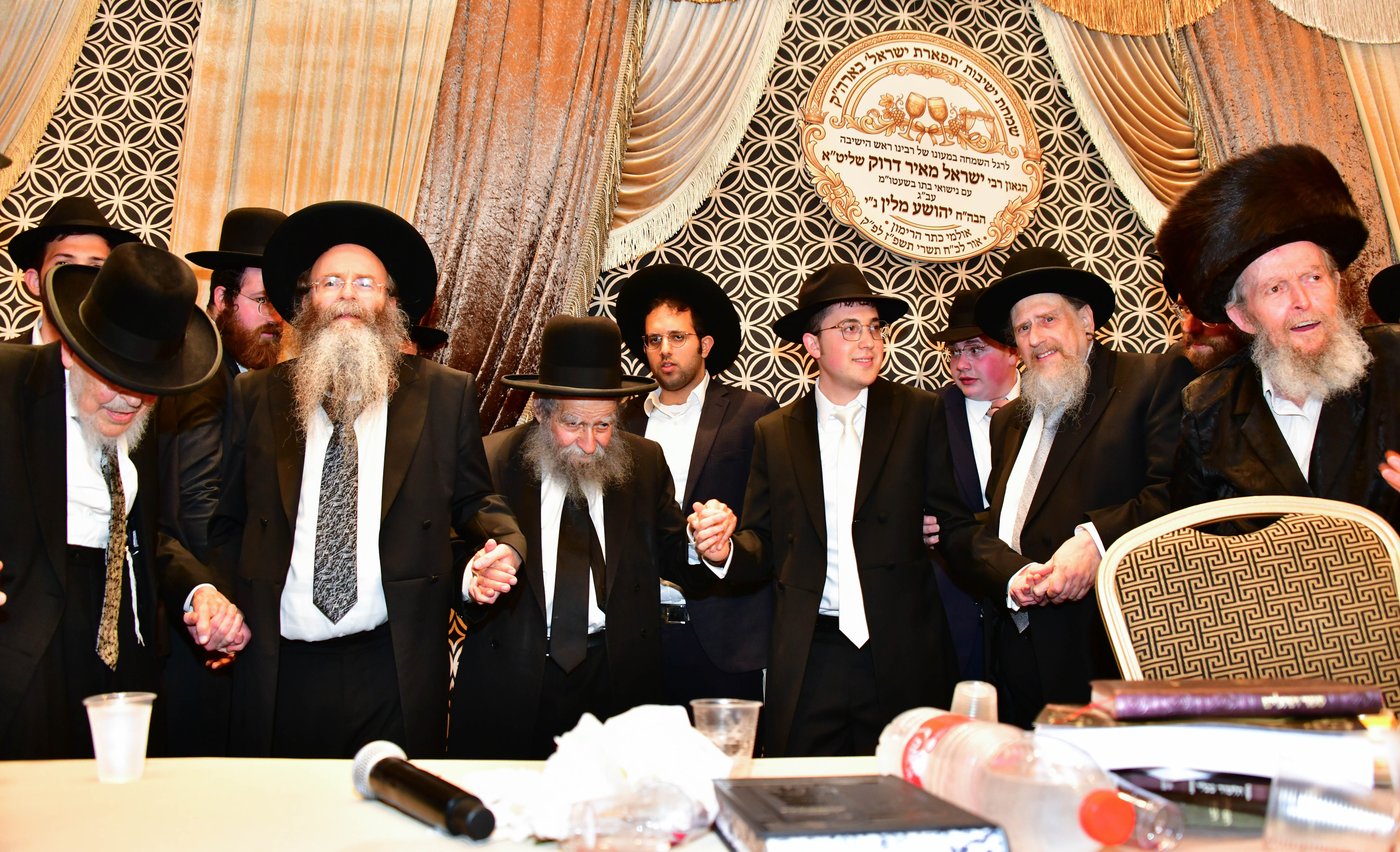מהשמחה בבני ברק | צילום: שוקי לרר