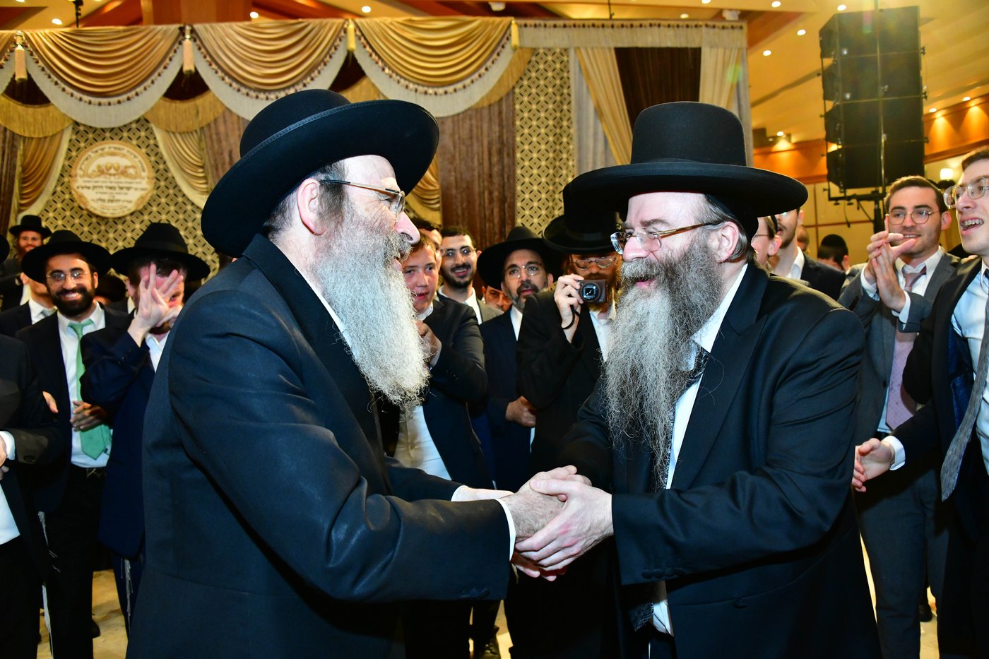 מהשמחה בבני ברק | צילום: שוקי לרר