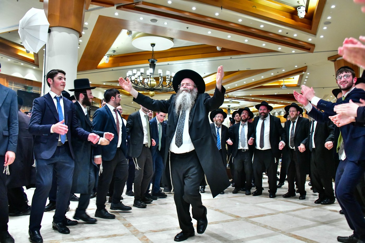 מהשמחה בבני ברק | צילום: שוקי לרר