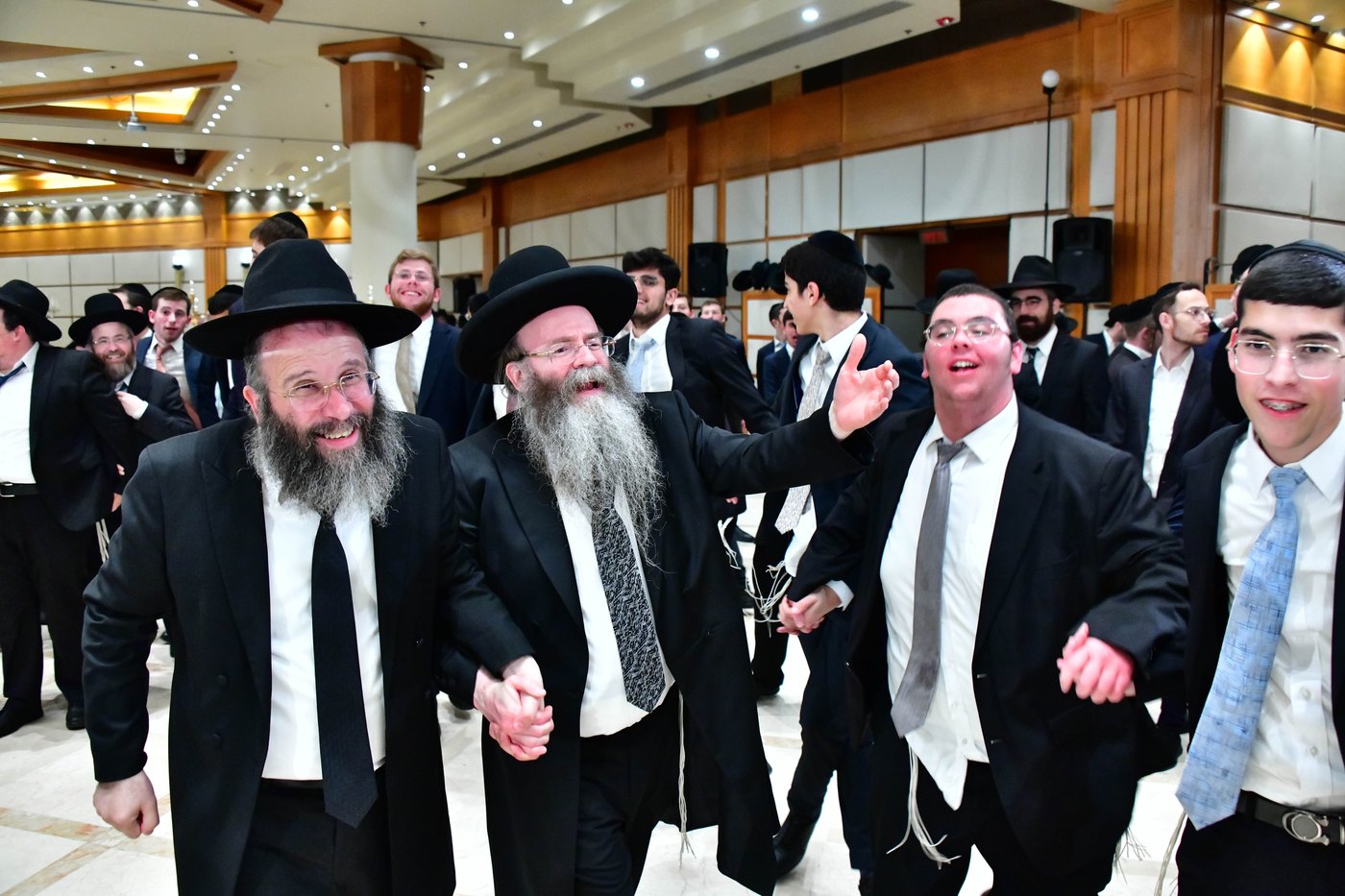 מהשמחה בבני ברק | צילום: שוקי לרר
