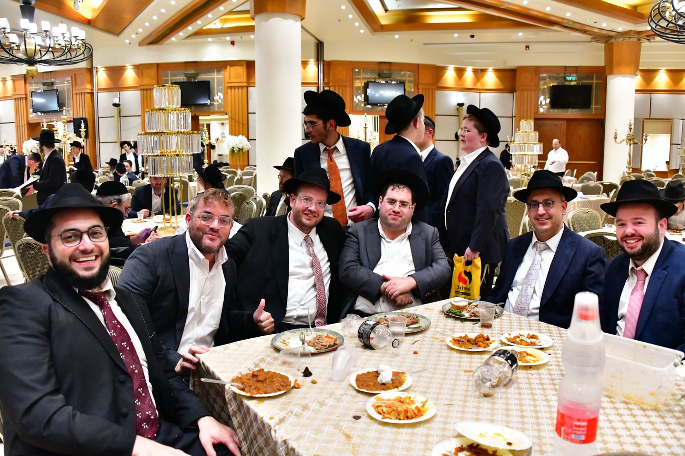 מהשמחה בבני ברק | צילום: שוקי לרר