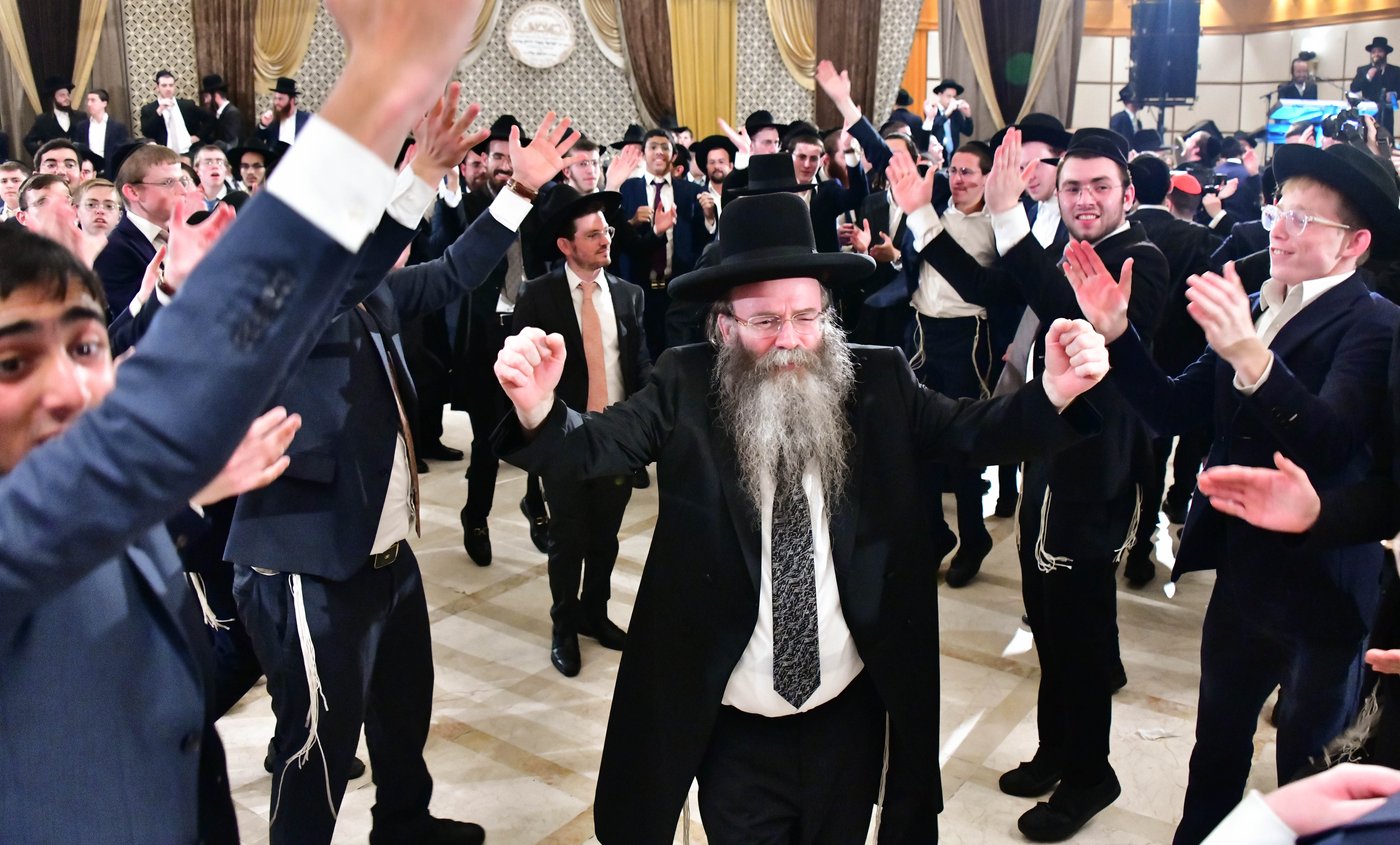 מהשמחה בבני ברק | צילום: שוקי לרר