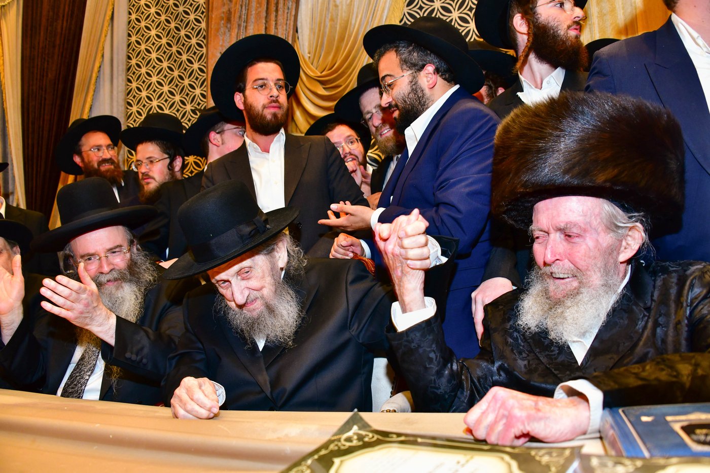מהשמחה בבני ברק | צילום: שוקי לרר