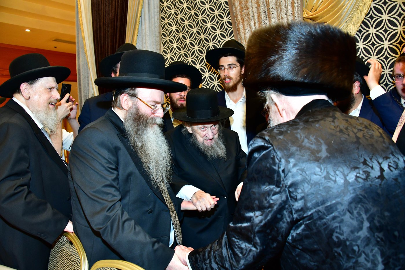 מהשמחה בבני ברק | צילום: שוקי לרר