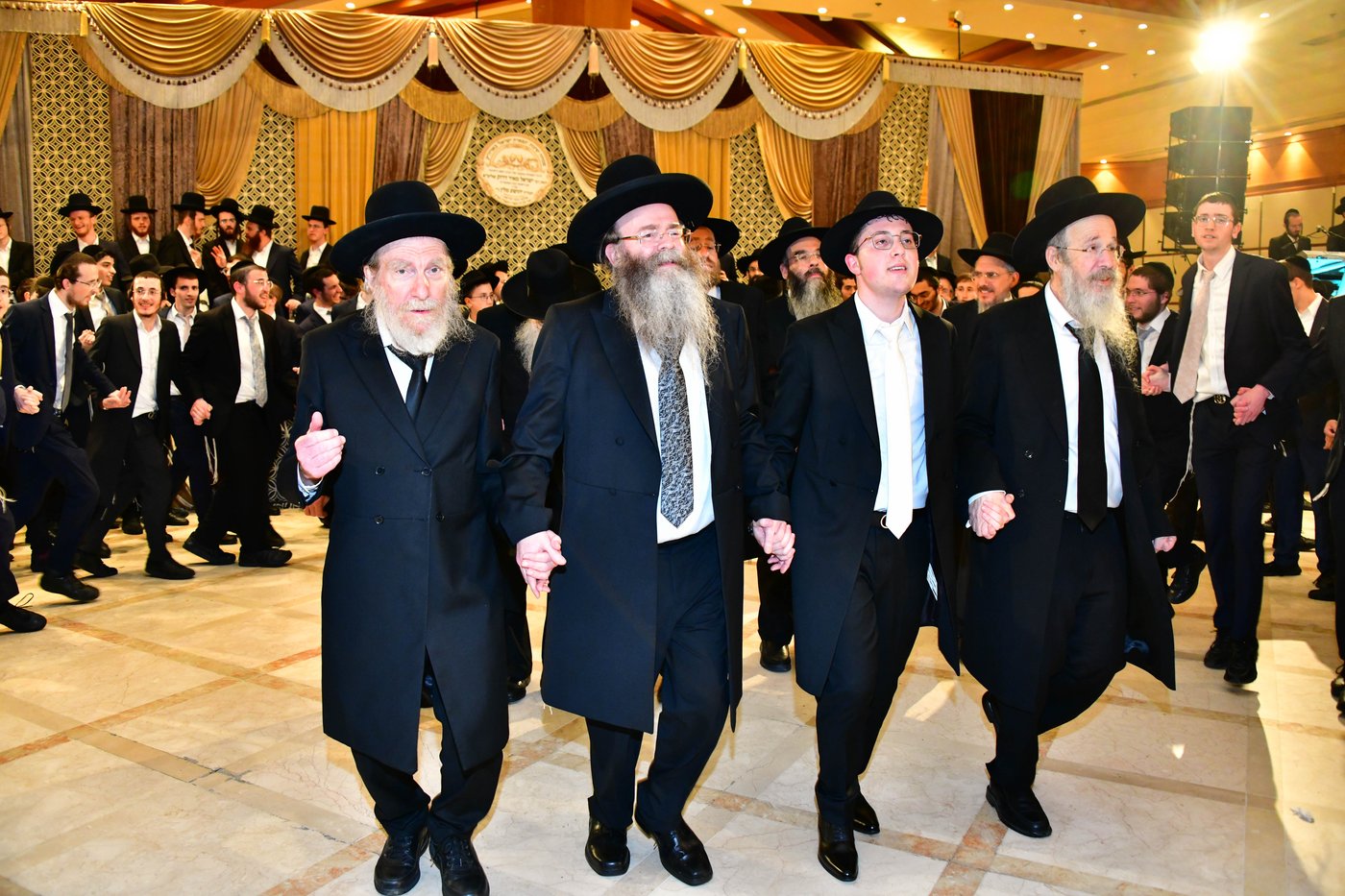 מהשמחה בבני ברק | צילום: שוקי לרר