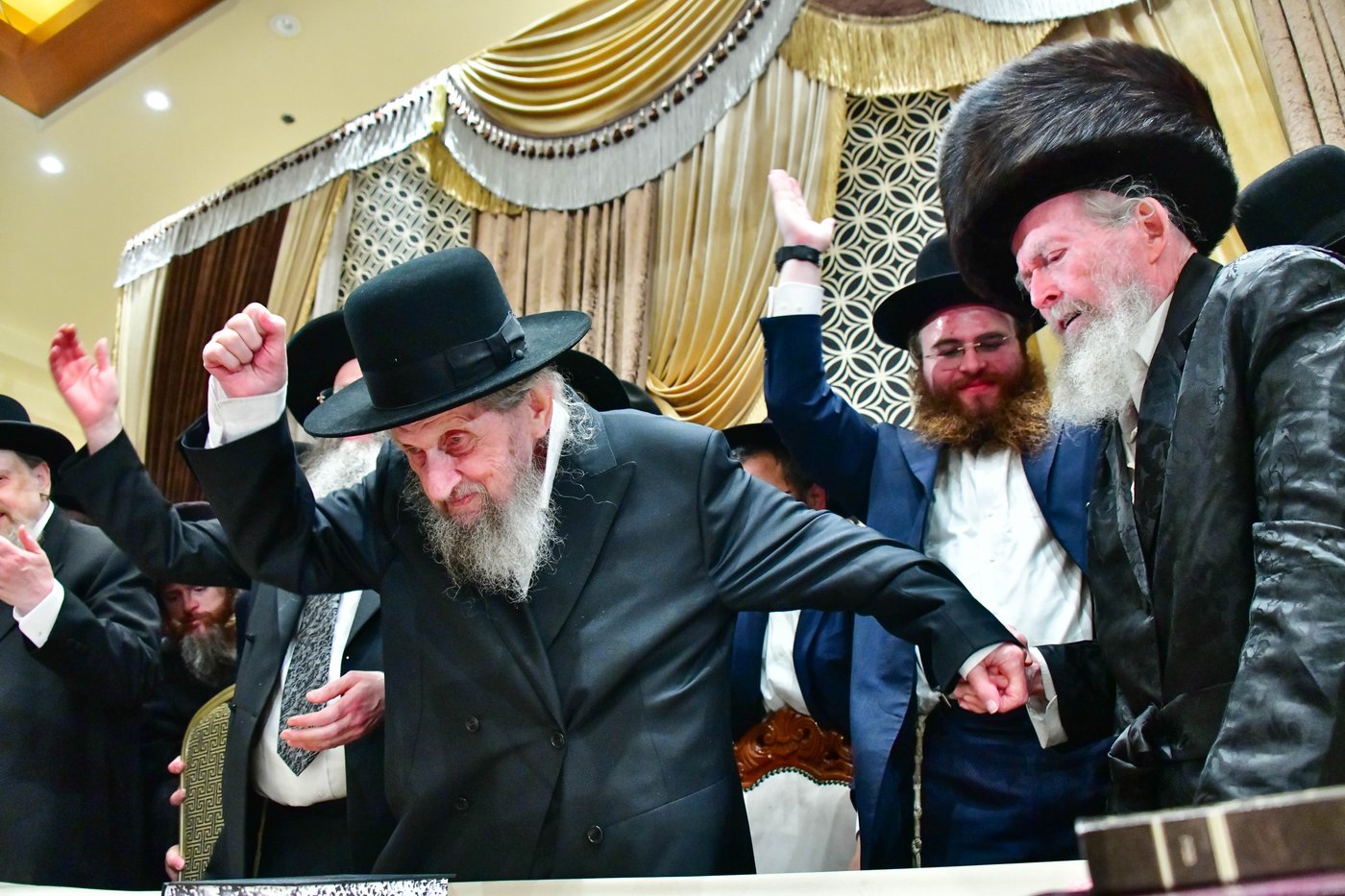 מהשמחה בבני ברק | צילום: שוקי לרר
