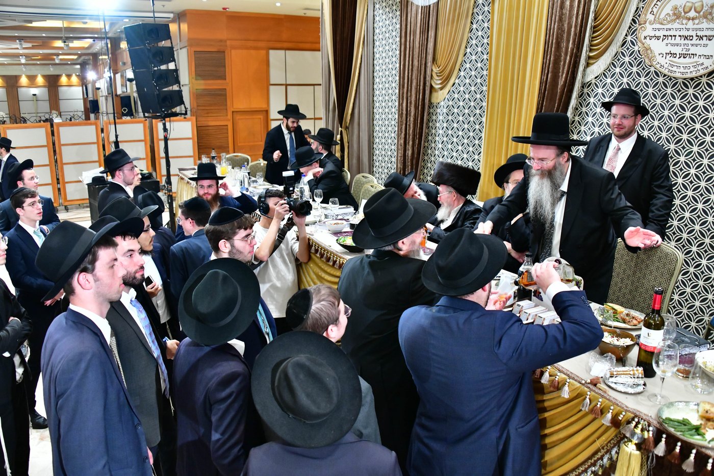 מהשמחה בבני ברק | צילום: שוקי לרר