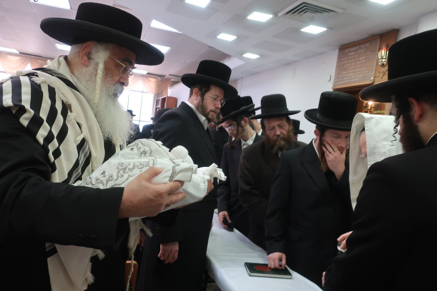 שמחת הברית לנין האדמו"רים מערלוי וקאסוב ויזניץ
