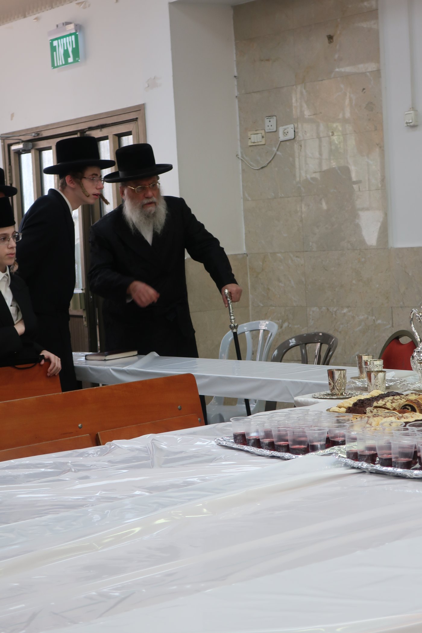 שמחת הברית לנין האדמו"רים מערלוי וקאסוב ויזניץ