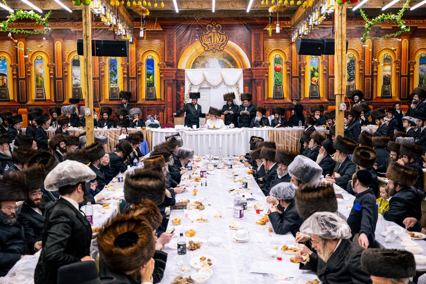 ירח האיתנים בחצר הקודש טאהש | צילום: משה פאנעט