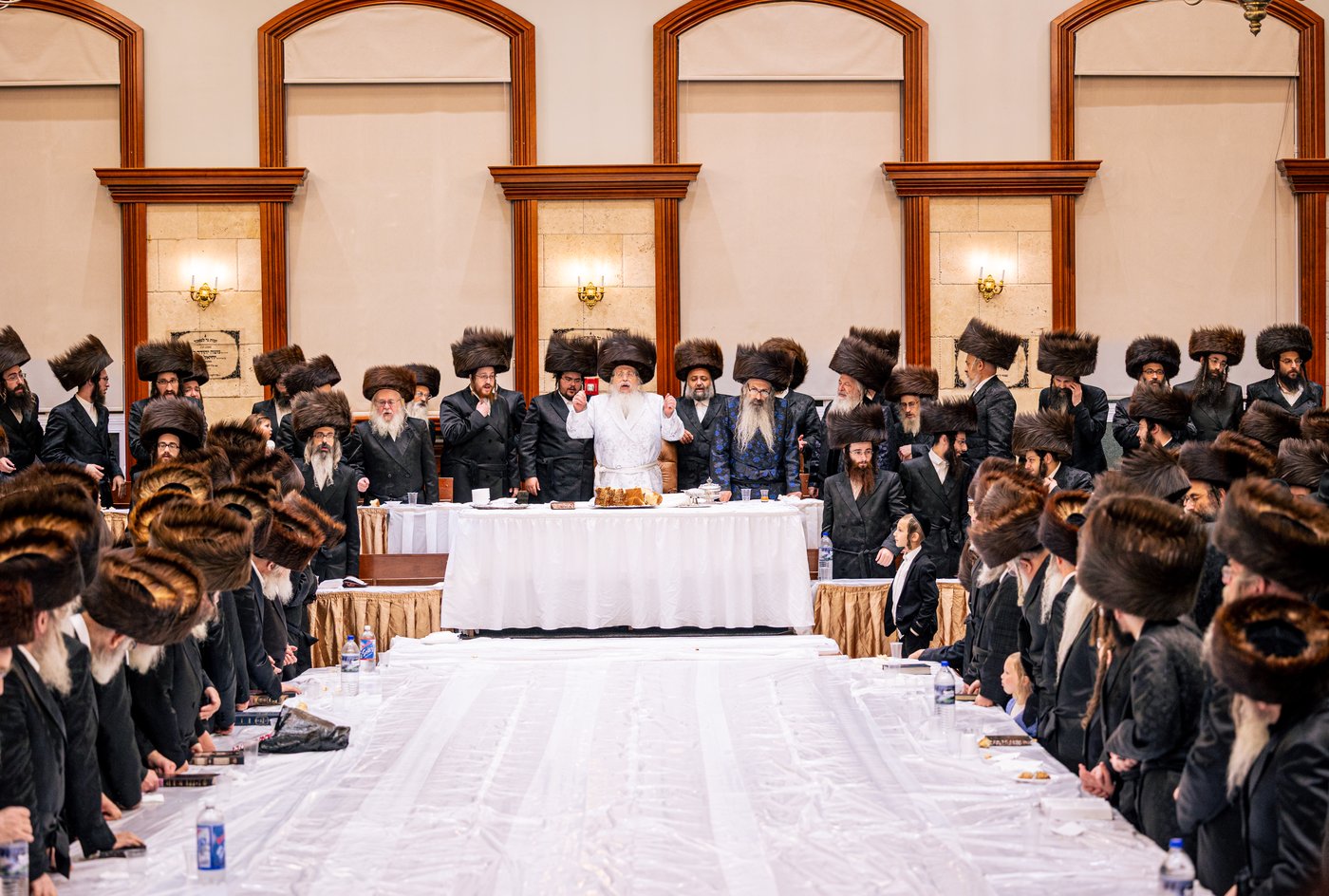 ירח האיתנים בחצר הקודש טאהש | צילום: משה פאנעט