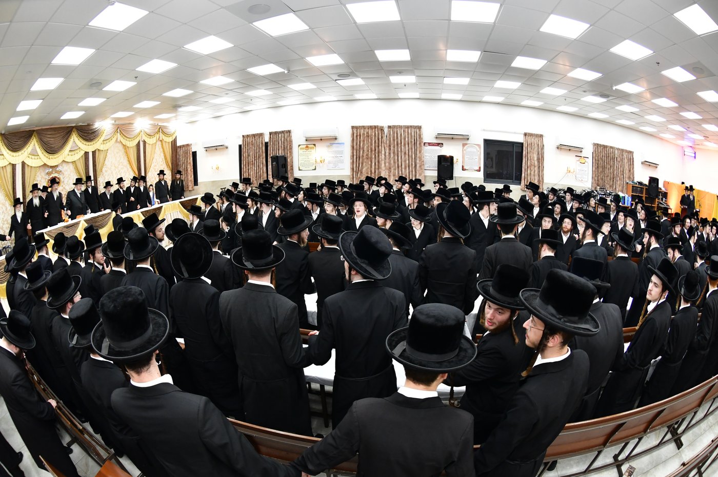הרה"צ רבי אהרן מרדכי רוקח שליט"א באשדוד