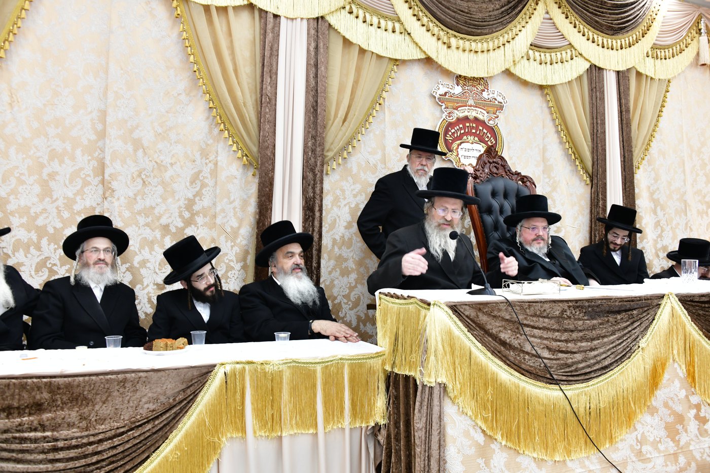 הרה"צ רבי אהרן מרדכי רוקח שליט"א באשדוד