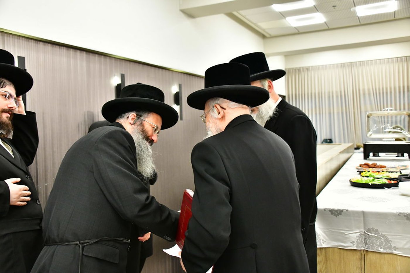 כינוס רבני ויז'ניץ | צילום: מהנעשה והנשמע