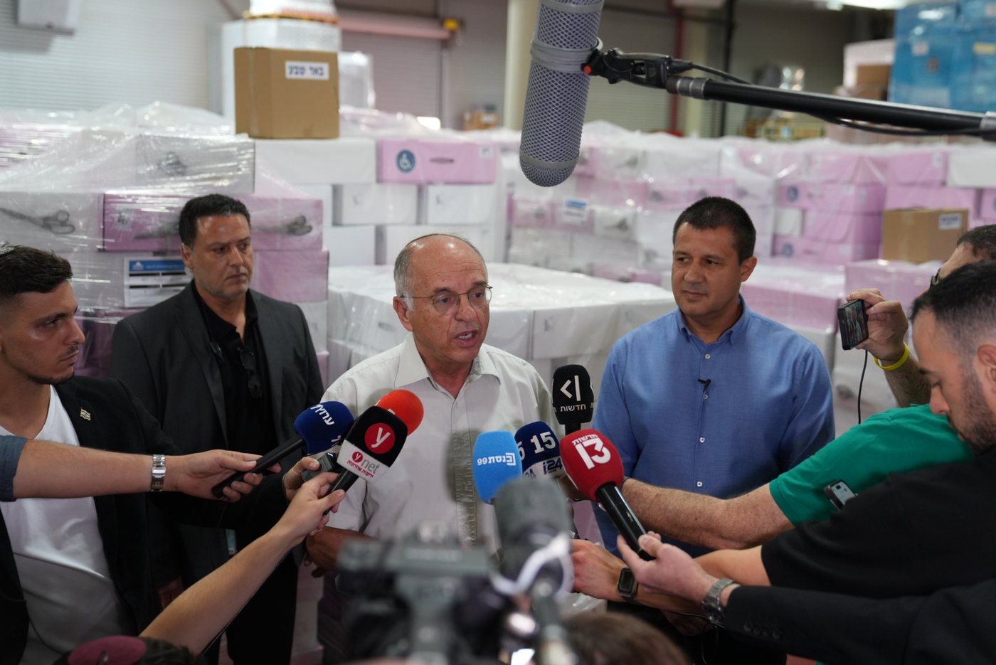 הסיור במרכז הלוגיסטי