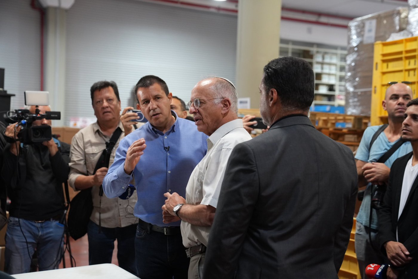 הסיור במרכז הלוגיסטי
