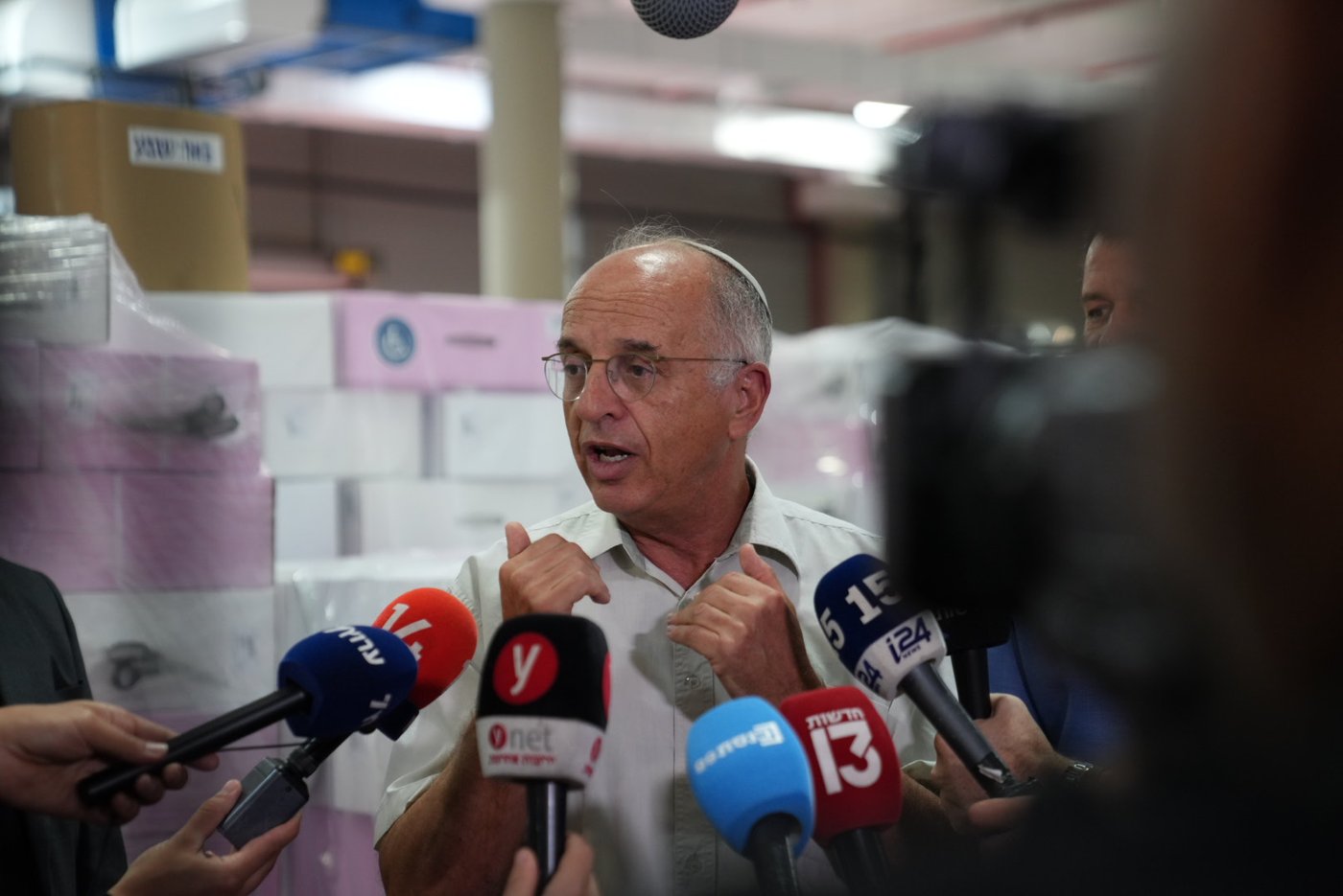 הסיור במרכז הלוגיסטי